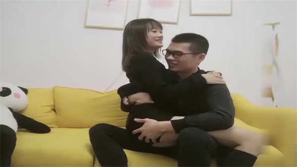 高价网约00后极品小姐姐，嫩穴被狂干到求饶